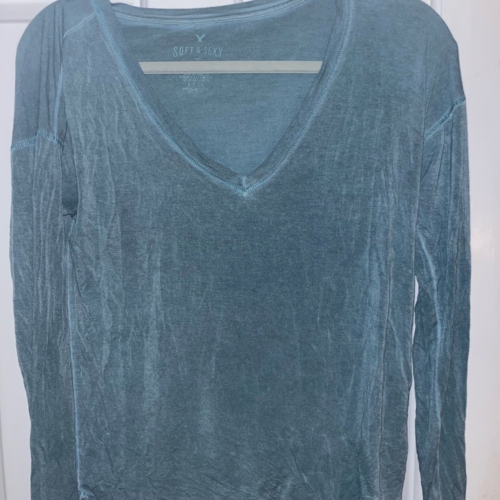 American Eagle V Neck Long Sleeve